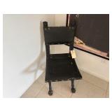 ACCENT CHAIR