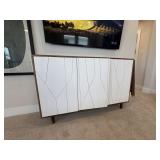 MEDIA CABINET