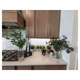 ASSORTED DECOR ITEMS