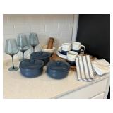 ASSORTED KITCHEN ITEMS