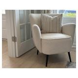 ACCENT CHAIR