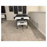 PING PONG TABLE