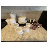 ASSORTED KITCHEN DECOR