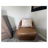 ACCENT CHAIR