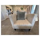 ACCENT CHAIR