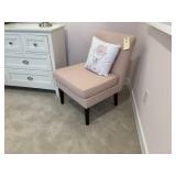 ACCENT CHAIR