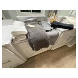 19PC BATHROOM ITEMS