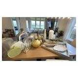 ASSORTED DECOR ITEMS