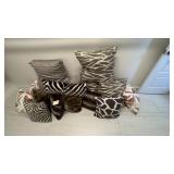 ASSORTED PILLOWS