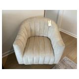 SWIVEL CHAIR