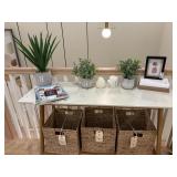 ASSORTED DECOR ITEMS