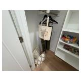 5PC CLOSET ITEMS