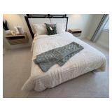 QUEEN BEDDING
