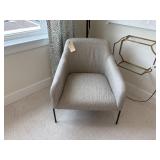 ACCENT CHAIR