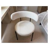 ACCENT CHAIR