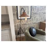 FLOOR LAMP