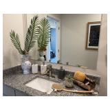 11PC ASSORTED BATHROOM ITEMS