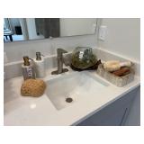 7PC ASSORTED BATHROOM ITEMS