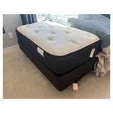 QUEEN MATTRESS SET