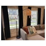 FLOOR LAMP