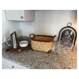 ASSORTED KITCHEN ITEMS