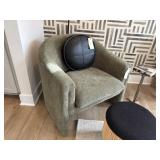 BARREL CHAIR