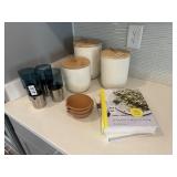 12PC ASSORTED KITCHEN ITEMS