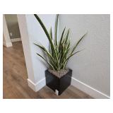 2PC FAUX FLOOR PLANTS