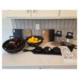 ASSORTED KITCHEN ITEMS