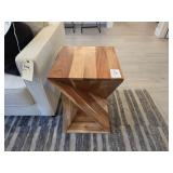 ACCENT TABLE