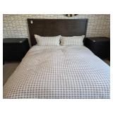 4PC KING BEDDING ITEMS