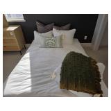 8PC FULL BEDDING ITEMS