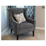 ACCENT CHAIR