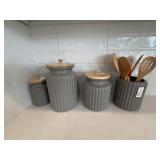 4PC KITCHEN ITEMS