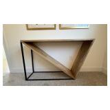 CONSOLE TABLE