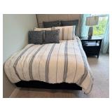10PC QUEEN BEDDING