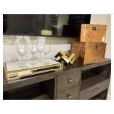 ASSORTED DECOR