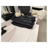 24PC BATHROOM ITEMS