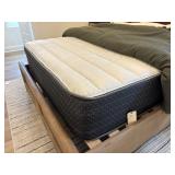 QUEEN MATTRESS