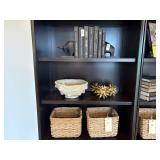 ASSORTED DECO ITEMS