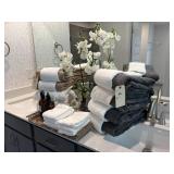 ASSORTED BATHROOM ITEMS
