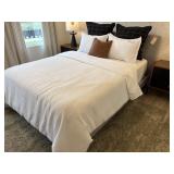 QUEEN BED