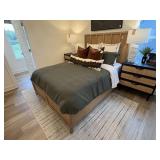 QUEEN BED