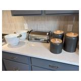 6PC ASSORTED KITCHEN ITEMS