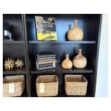 ASSORTED DECO ITEMS