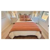 11PC ASSORTED QUEEN BEDDING