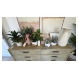 ASSORTED DECOR ITEMS