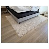AREA RUG