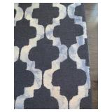 BLACK & WHITE AREA RUG 72" X 48"
