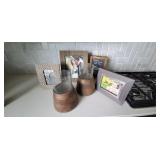 6PC-WOOD DÉCOR ITEMS-FRAMES, HURRICANE CANDLES,